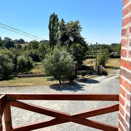 O Petit Bouchon A 10 Min Du Puy Du Fou